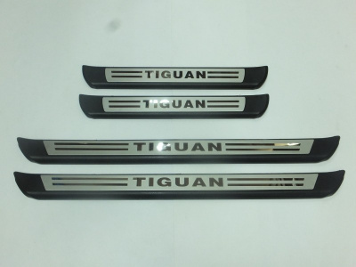 Volkswagen Tiguan (08–/11–) Накладки на дверные пороги, OEM стиль, 4 части.